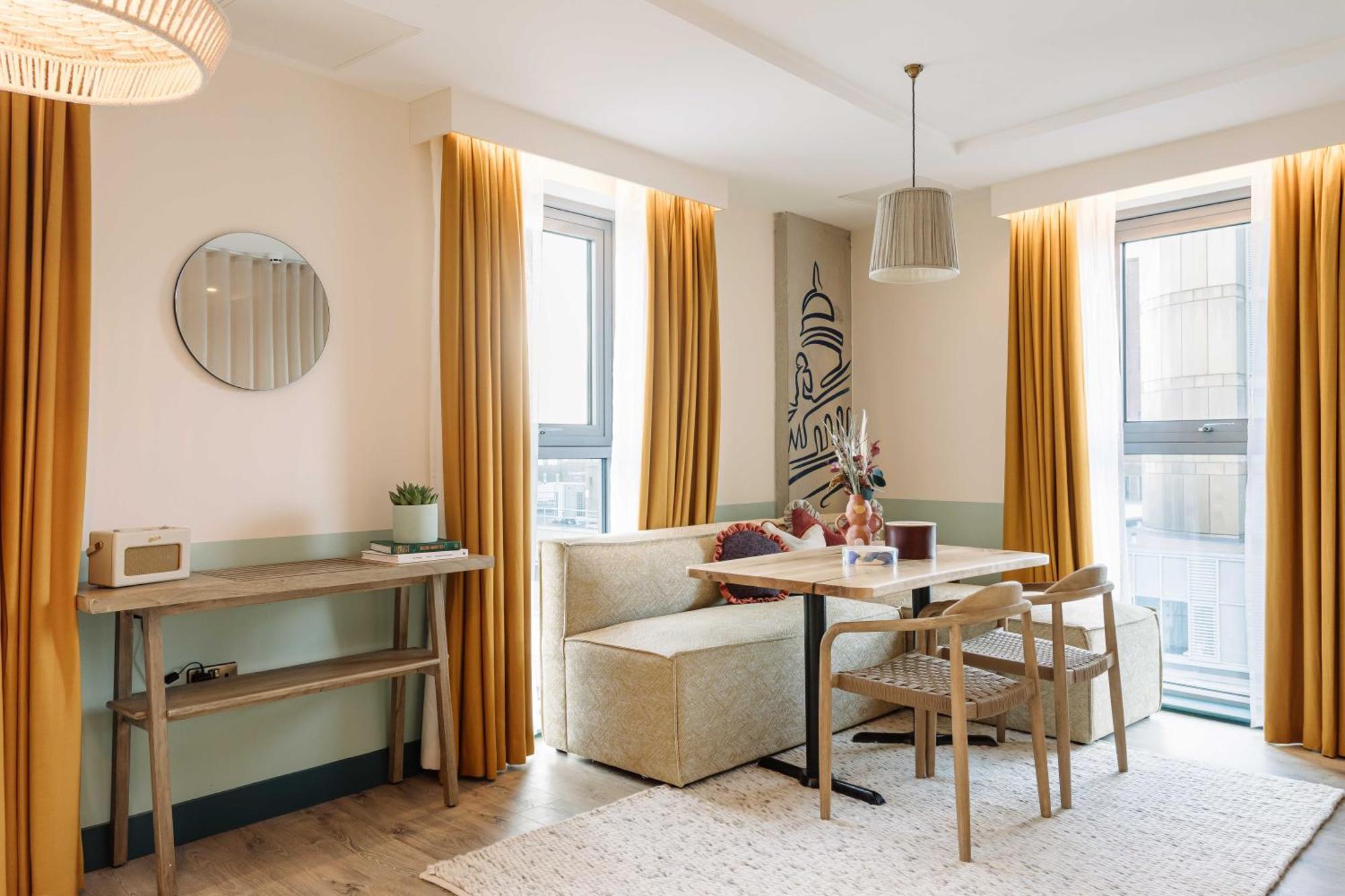 Room2 Belfast Hometel Kültér fotó